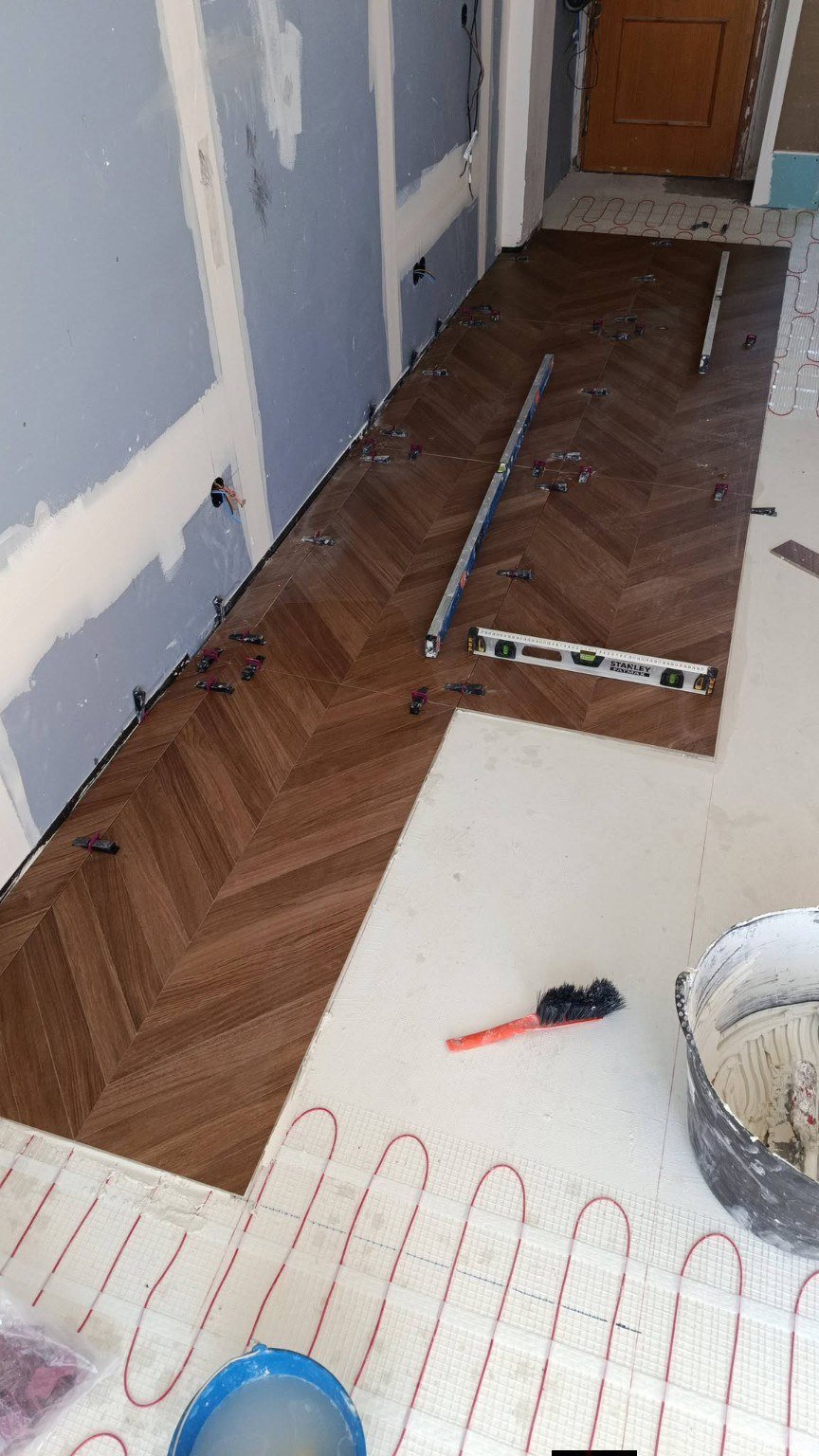 Precision Tiling — Alicatador Marbella