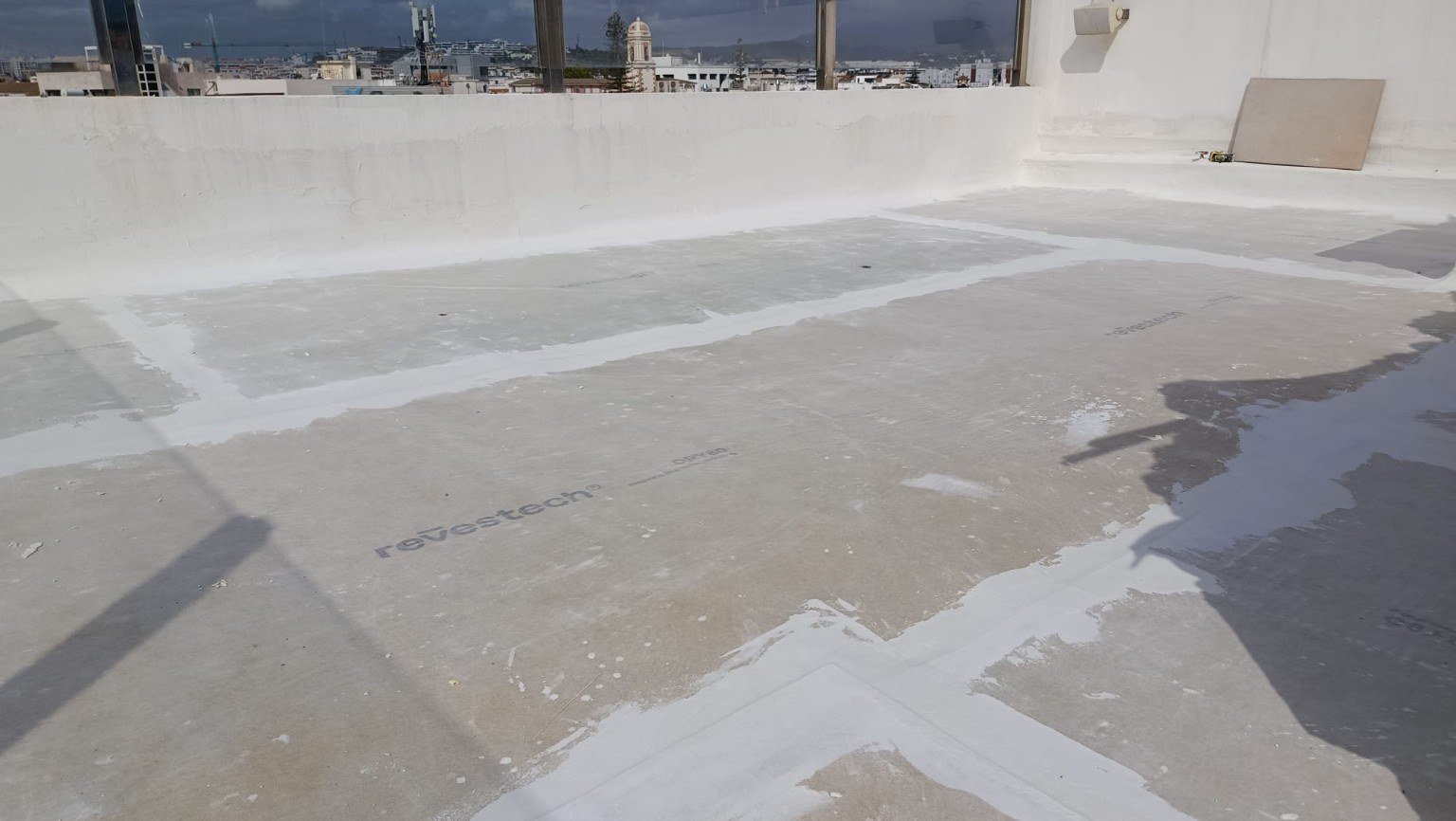 Terrace & Pool — Alicatador Marbella